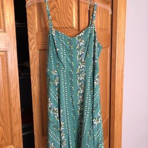 Super cute green sundress!